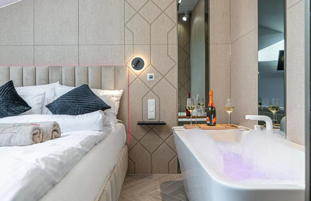 Dasto Jacuzzi Old Town Cracow-1