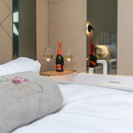 Dasto Jacuzzi Old Town Cracow-3